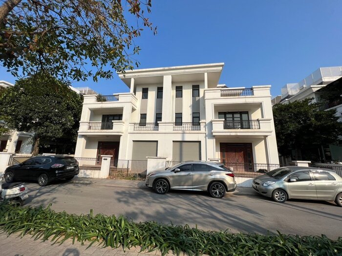 10+ Mẫu biệt thự song lập đẹp và được yêu thích hiện nay 10 Mẫu biệt thự song lập 2 tầng được thiết kế tối giản, tinh tế