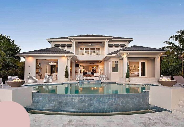 Biệt thự chữ U kiểu Pháp sang trọng 