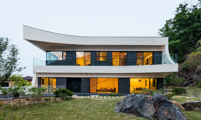 Biệt thự phong cách Hanok hiện đại kết hợp với kính cường lực 