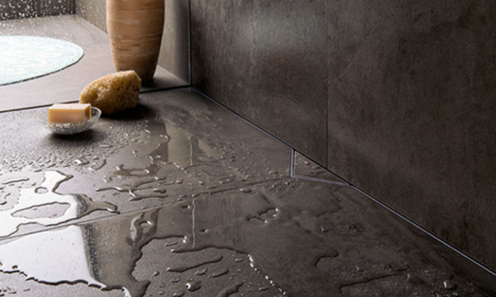 Giải đáp: Nghiệm thu nhà mới cần kiểm tra gì? 2 Nhà vệ sinh rất dễ xảy ra tình trạng đọng nước, do đó gia chủ cần phải thực hiện kiểm tra hạng mục